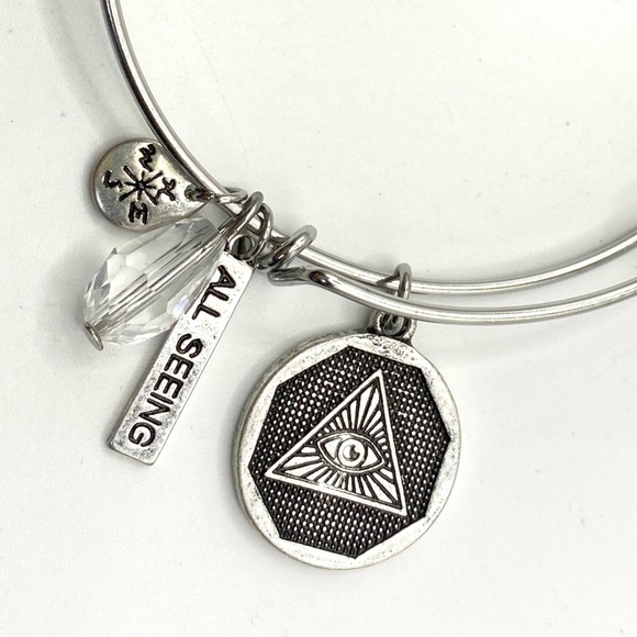 NWOT Seeing Eye Charm Crystal All Seeing Silvertone Expandable Bracelet - Picture 3 of 3